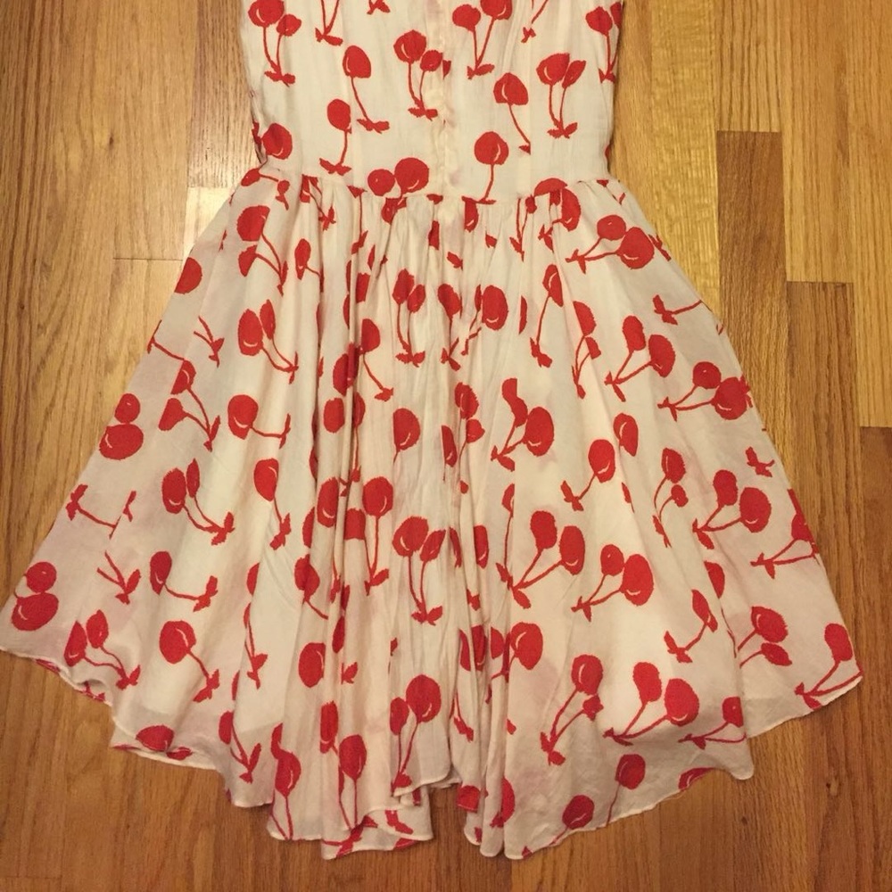 Phancy  dresses - Picture 2 of 2